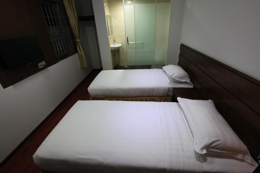 Yangon Regency Hotel Bagian luar foto