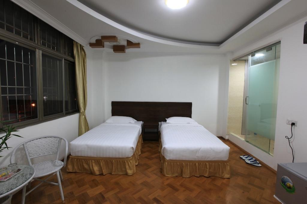 Yangon Regency Hotel Bagian luar foto